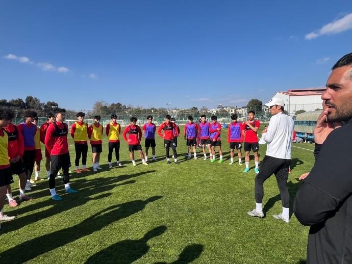 足球-海港B队完成四场热身赛，李圣龙面对镇江队20分钟内1球2助攻