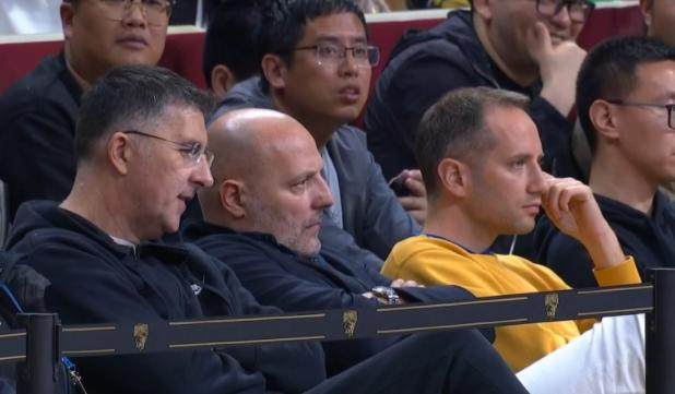 腾讯体育直播-CBA半决赛变菜鸡互啄 国家队主帅观赛面色凝重