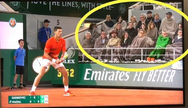 1654052243170067712.jpg 法网毯子.jpg