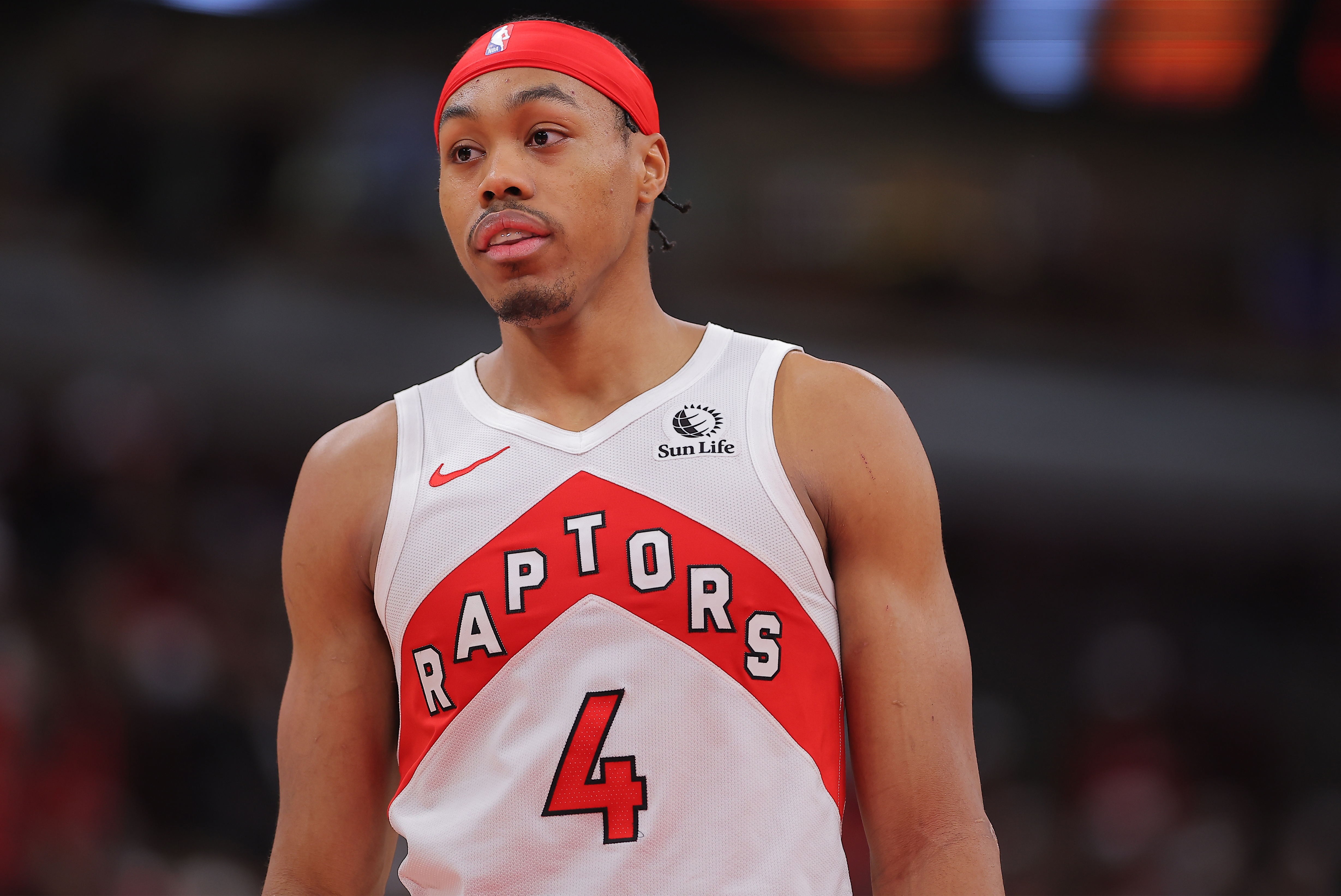 篮球-今天主场打国王!斯科蒂·巴恩斯因肩伤问题出战成疑